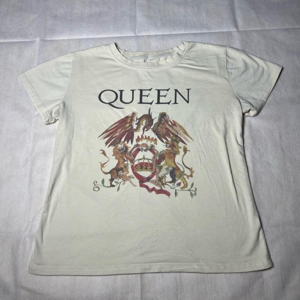Queen band tee with graphic